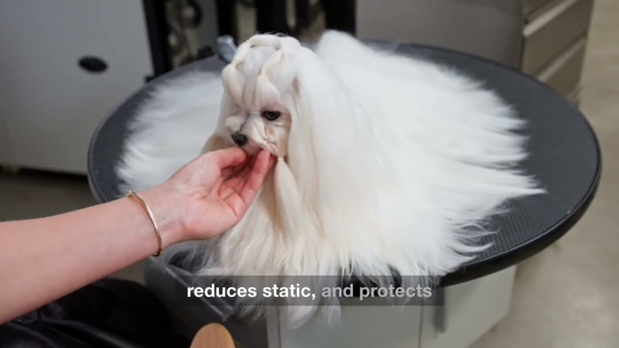 Video TAURO PRO LINE Ultra Natural Care Detangling Leave-In Conditioner, detangling leave-in conditioner for dogs and cats coat 250 ml - 1