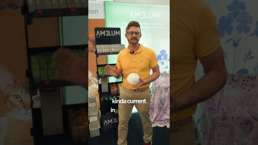 Video AMELUM Ultrasonic diffuser 300 ml, white - 1