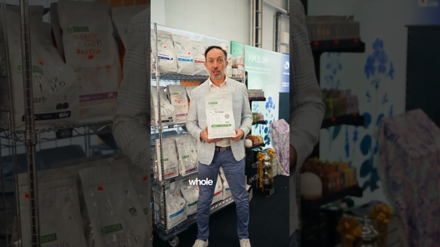 Video NATURE'S PROTECTION SUPERIOR CARE dry food for adult, small and mini breed dogs with white coat, with lamb 1.5 kg - 1